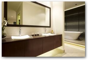   &raquo; Click to zoom ->