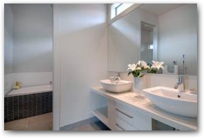   &raquo; Click to zoom ->